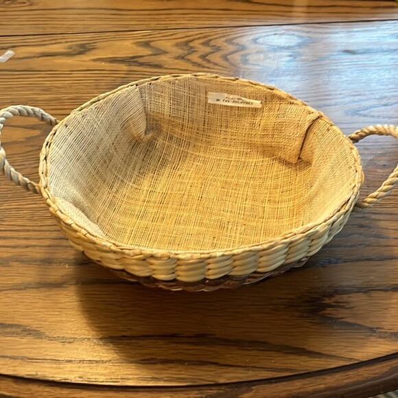 Sweet Vintage Boho Basket from the Philippines - Picture 4 of 4